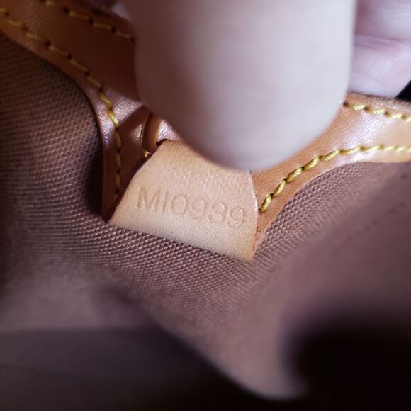 Louis Vuitton Ellipse MM Handbag with Unbranded Strap and Charm - Picture 9 of 9